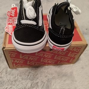 Baby vans size 4